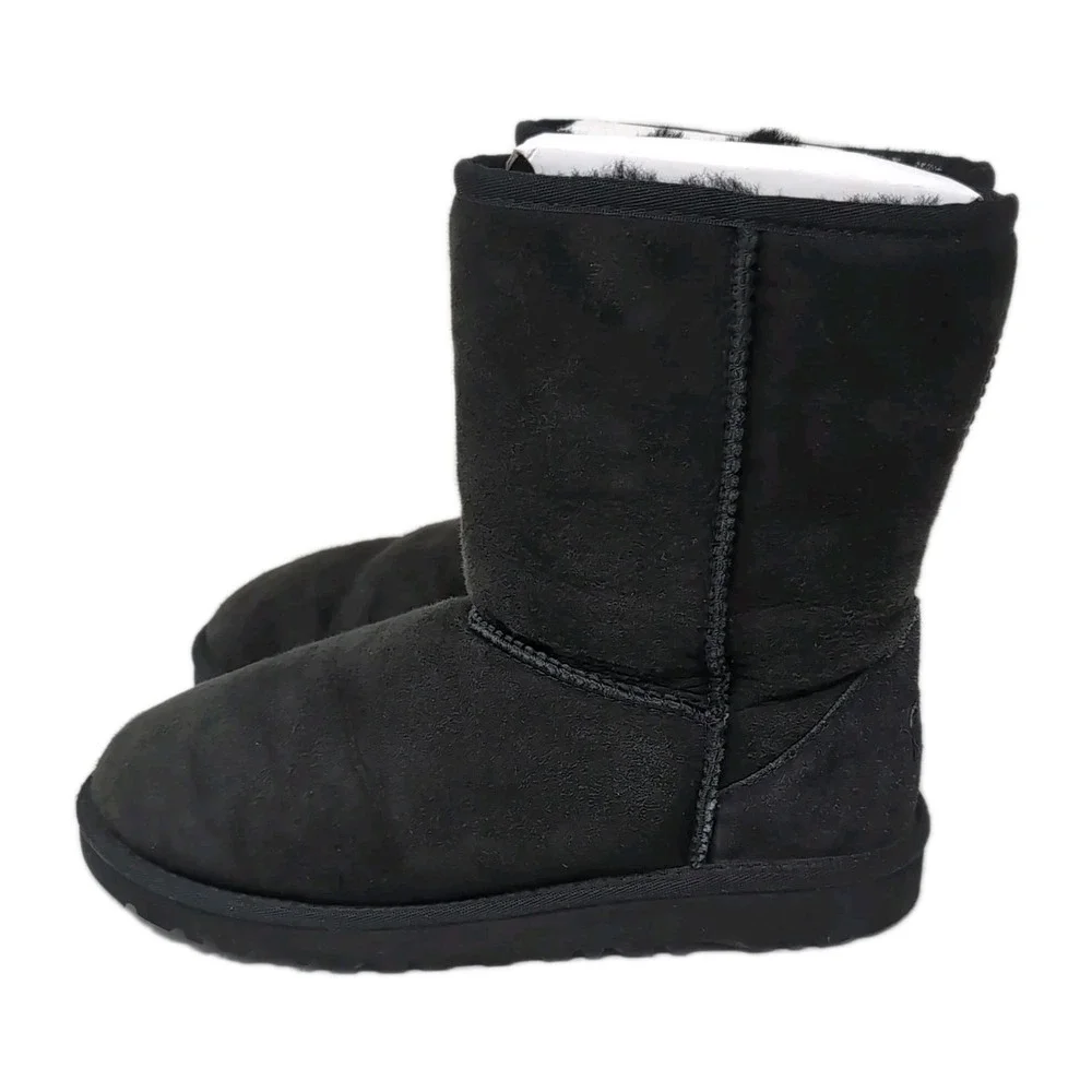 UGG Australia Short 5251 Sheepskin Boots Womens Size 6 US 36 EU‎ Black Suede